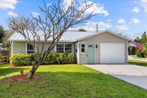 2920 Cypress Street, Stuart, FL 34997 - MLS#B26043253