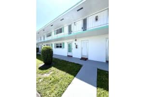 1116 Lake Terrace , Boynton Beach, FL 33426 - MLS#B26043373