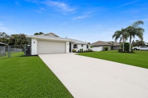 3520 Hyde Circle, Port Saint Lucie, FL 34983 - MLS#B26043416