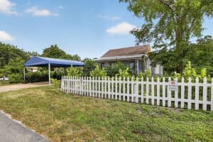 2465 Taylor Street, Hollywood, FL 33020 - MLS#B26043566