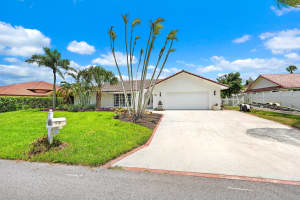 8422 Royal Street, Hobe Sound, FL 33455 - MLS#B26043665