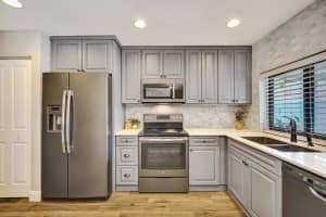 800 Blue Ridge Way, Davie, FL 33325 - MLS#B26043699