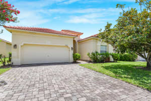 5544 Spanish River Road, Fort Pierce, FL 34951 - MLS#B26043735
