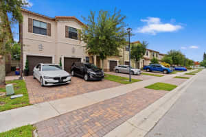 4620 58th Street, Tamarac, FL 33319 - MLS#B26044117