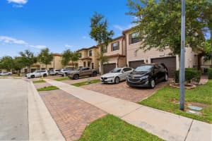4620 58th Street, Tamarac, FL 33319 - MLS#B26044117