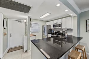 9420 Poinciana Place, Davie, FL 33324 - MLS#B26044161