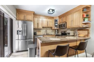 725 99th Circle, Plantation, FL 33324 - MLS#B26044226