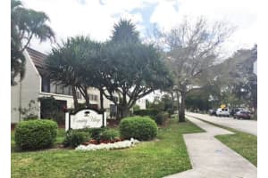 9050 NW 28th St, Coral Springs, FL 33065, Sold 05/09/16