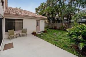 9721 NW 18th Ct, Plantation, FL 33322, Sold 05/18/16