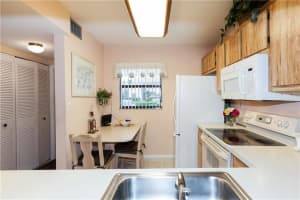 10500 NW 10th St, Pembroke Pines, FL 33026, Sold 08/22/16