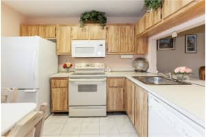 10500 NW 10th St, Pembroke Pines, FL 33026, Sold 08/22/16