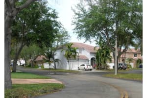 9841 SW 3rd St, Pembroke Pines, FL 33025, Sold 06/24/16