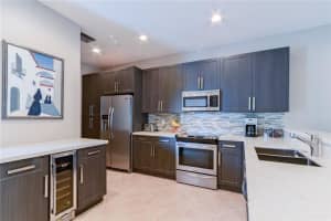 2263 NE 9th Ave, Wilton Manors, FL 33305, Sold 05/06/16