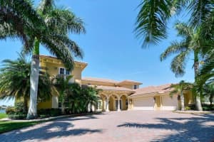 19313 Waters Edge St, Weston, FL 33332, Sold 08/30/16
