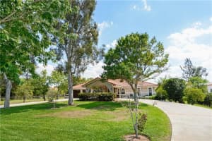 12100 SW 2nd St, Plantation, FL 33325, Sold 04/05/17