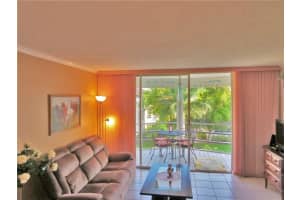 400 SE 10th St, Deerfield Beach, FL 33441, Sold 09/02/16