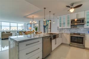 800 SE 20th Ave, Deerfield Beach, FL 33441, Sold 05/20/16