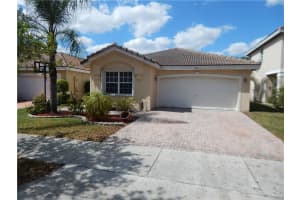 7951 S Silverado Cir, Hollywood, FL 33024, Sold 07/06/16