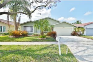 10130 SW 17th Ct, Davie, FL 33324, Sold 06/10/16