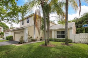 9536 NW 9th Ct, Plantation, FL 33324, Sold 06/14/16