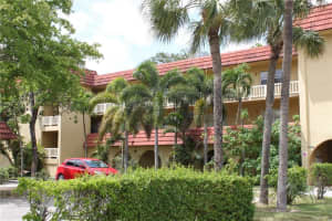 7302 La Placida Dr, Coral Springs, FL 33065, Sold 11/01/16