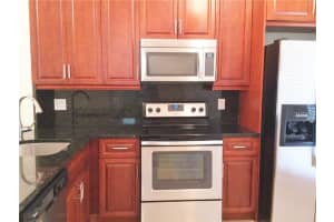 2700 S Oakland Forest Dr, Oakland Park, FL 33309, Sold 05/31/16