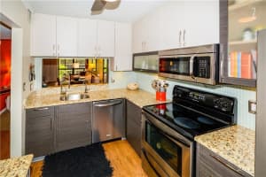 2450 NE 15th Ave, Wilton Manors, FL 33305, Sold 08/11/16
