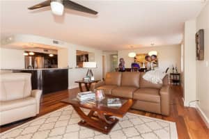 1 Las Olas Cir, Fort Lauderdale, FL 33316, Sold 02/20/18