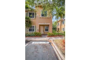 10698 SW 8th St, Pembroke Pines, FL 33025, Sold 07/14/16
