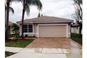 11817 SW 7th St, Pembroke Pines, FL 33025, Sold 07/30/16