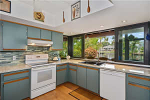 2348 NE 20th St, Fort Lauderdale, FL 33305, Sold 07/27/16