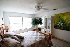 7052 SW 23rd St, Davie, FL 33317, Sold 07/12/16