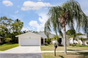 9914 NW 52nd St, Sunrise, FL 33351, Sold 07/14/16