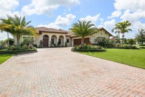 4454 Parkside Rd, Davie, FL 33328, Sold 07/18/16