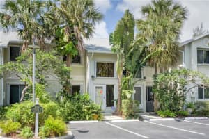 2004 Riverside Pl, Wilton Manors, FL 33305, Sold 09/02/16