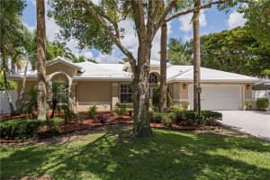 2900 Hampton Cir E, Delray Beach, FL 33445, Sold 07/18/16
