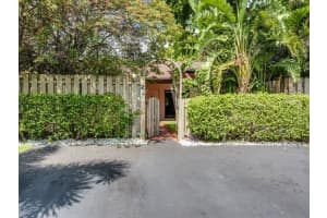 5217 E Lakes Dr, Pompano Beach, FL 33064, Sold 07/18/16