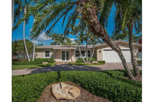 2433 NE 22nd Terrace, Fort Lauderdale, FL 33305, Sold 09/07/16