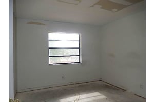 4095 Lakeside Dr, Tamarac, FL 33319, Sold 08/12/16