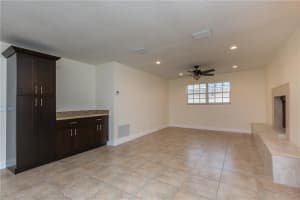 8008 SW 29th St, Davie, FL 33328, Sold 07/29/16