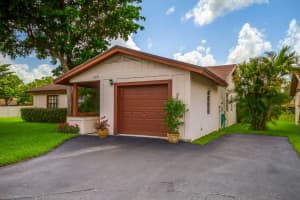 2275 Nova Village Dr, Davie, FL 33317, Sold 07/29/16