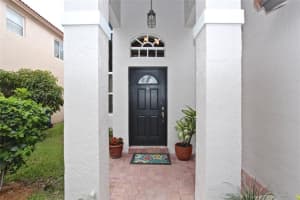 424 Lakeside Cir, Sunrise, FL 33326, Sold 08/30/16