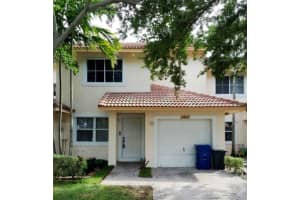8404 NW 40th Ct, Sunrise, FL 33351, Sold 07/29/16