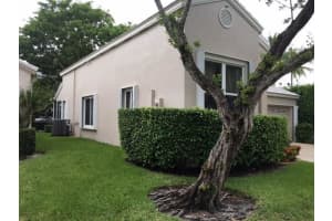 9629 NW 8th Cir, Plantation, FL 33324, Sold 08/04/16