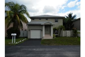 5840 Woodland Point Dr, Tamarac, FL 33319, Sold 03/28/17