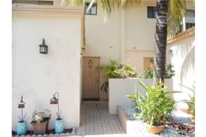 4243 NW 76th Ave, Hollywood, FL 33024, Sold 08/30/16