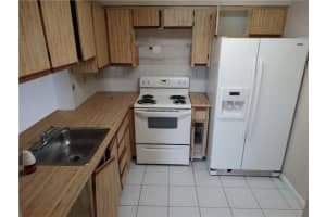 3013 N Oakland Forest Dr, Oakland Park, FL 33309, Sold 09/28/16