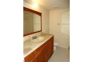 3013 N Oakland Forest Dr, Oakland Park, FL 33309, Sold 09/28/16