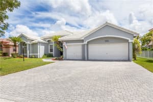 8204 NW 44th St, Coral Springs, FL 33065, Sold 09/09/16