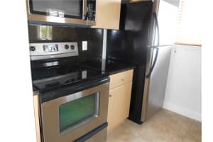 8343 SW 5th St, Pembroke Pines, FL 33025, Sold 08/12/16